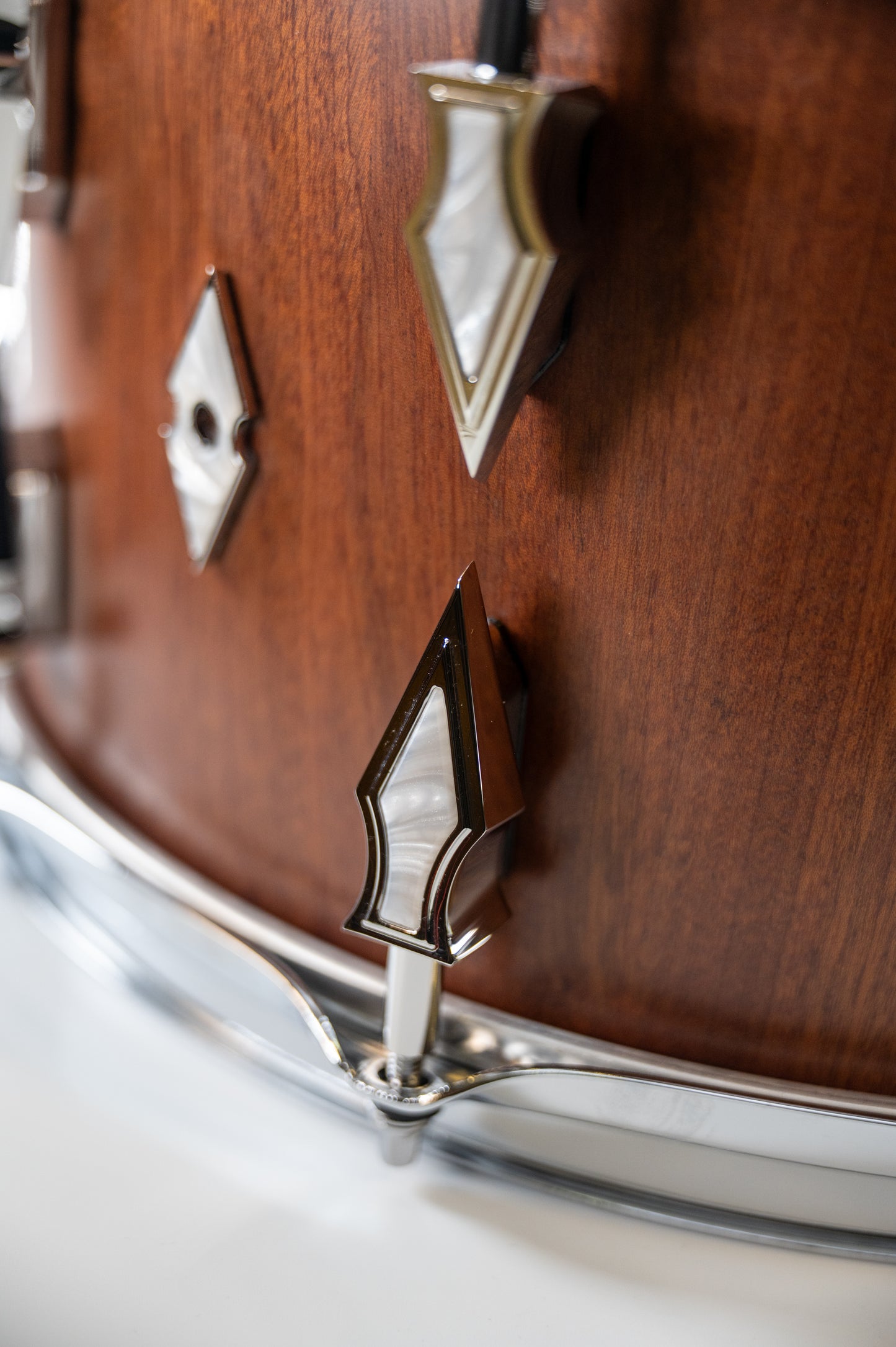 Mahogany 10 Lug Stave Snare Drum 8''x14'' Satin Finish with Chrome Lugs and Synthetic Pearl Inlays