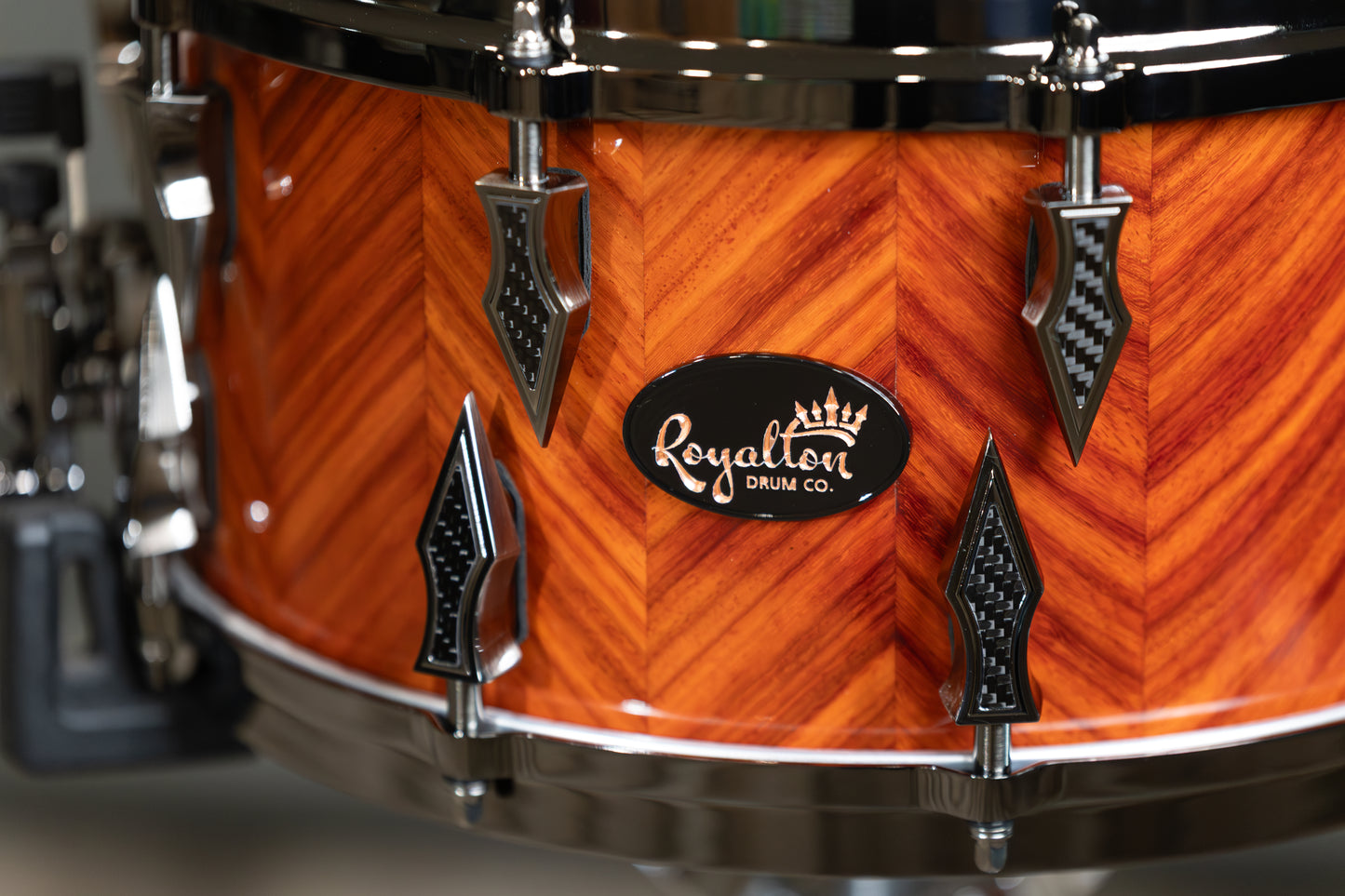 African Padauk Snare 7.5''x14'' High Gloss Finish with Antique Brushed Black Nickel Lugs and Carbon Fiber Inlays