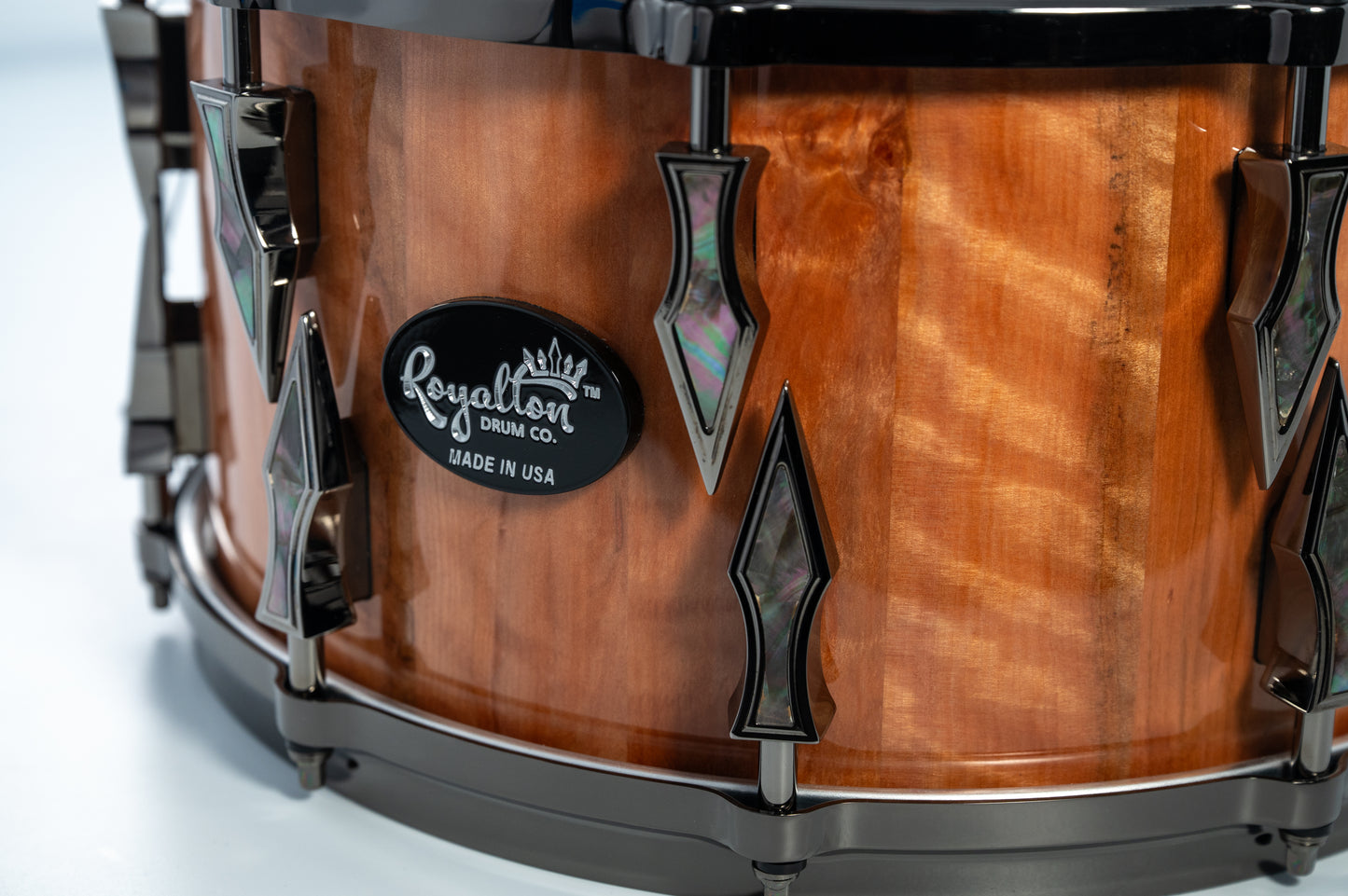 Tasmanian Myrtle 10 Lug Stave Snare Drum 8''x14'' High Gloss Finish with Black Chrome Lugs and Black Lip Pearl Inlays