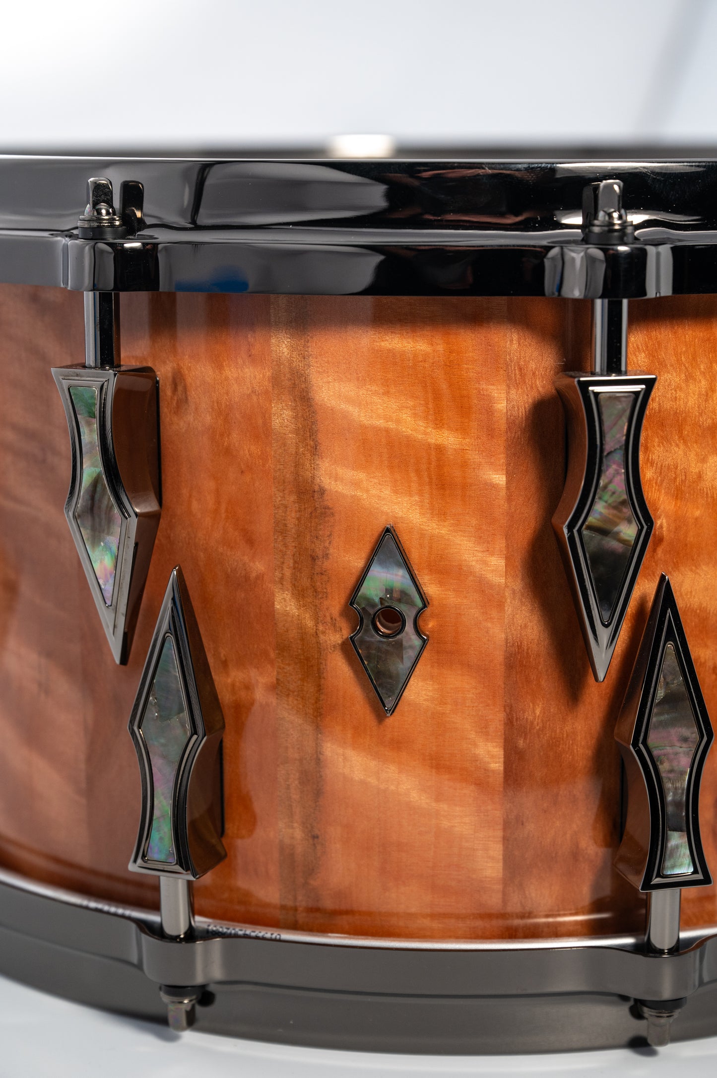 Tasmanian Myrtle 10 Lug Stave Snare Drum 8''x14'' High Gloss Finish with Black Chrome Lugs and Black Lip Pearl Inlays