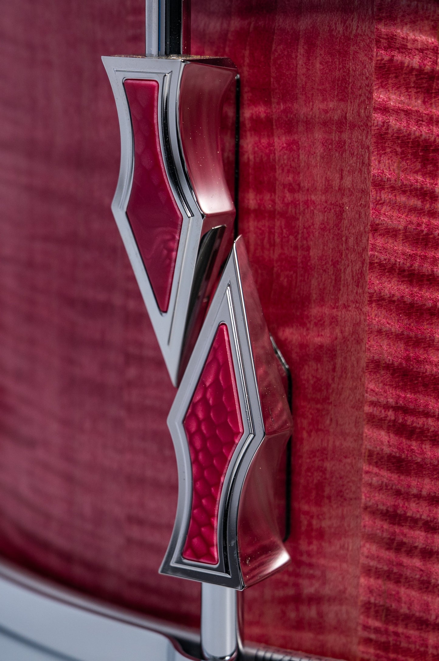Curly Maple 10 Lug Stave Snare Drum 6.5''x14'' Satin Finish Dyed Pink with Chrome Lugs and Pink Juma Inlays