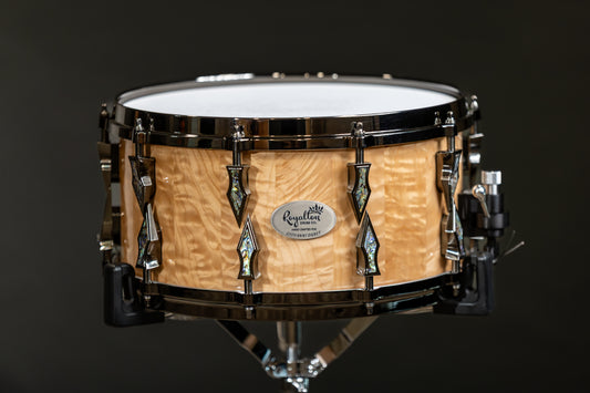 Quilted Maple Snare 7"x14" High Gloss Finish with Antique Brushed Black Nickel Lugs And Pàua Shell Inlays