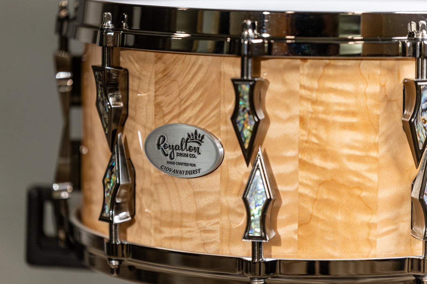 Quilted Maple Snare 7"x14" High Gloss Finish with Antique Brushed Black Nickel Lugs And Pàua Shell Inlays