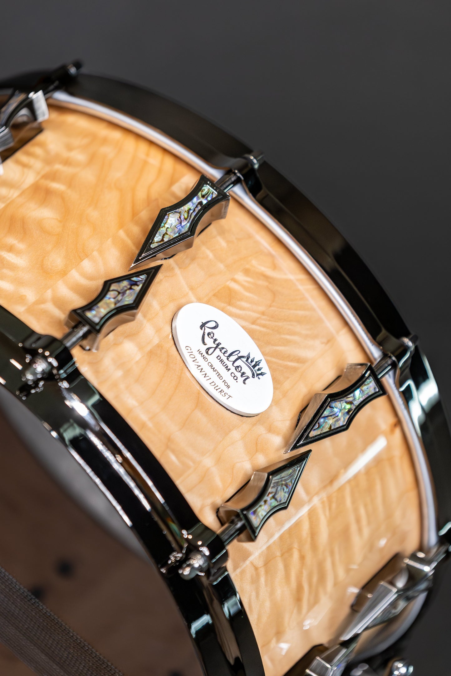Quilted Maple Snare 7"x14" High Gloss Finish with Antique Brushed Black Nickel Lugs And Pàua Shell Inlays