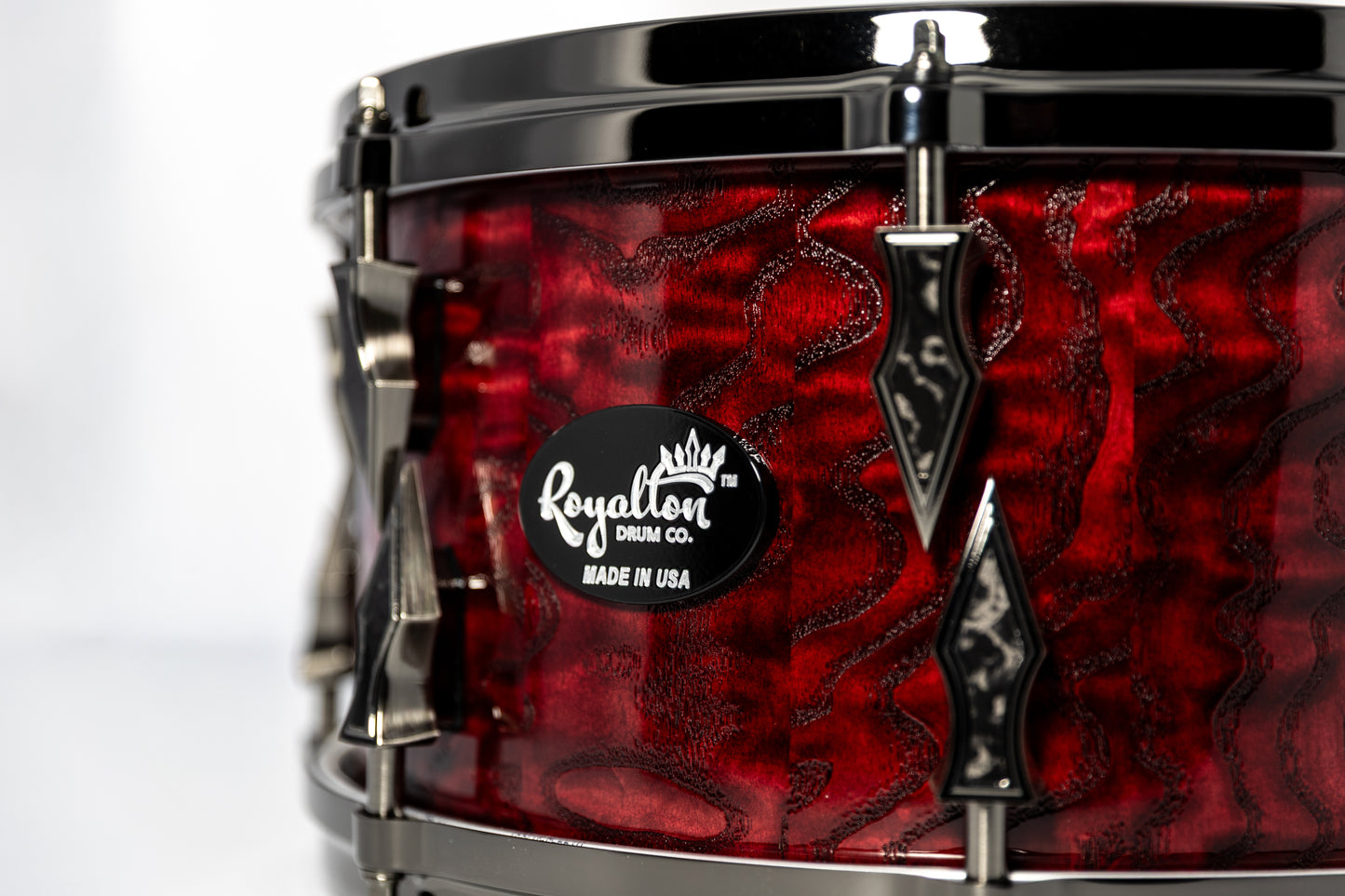 Quilted Ash 8 Lug Stave Snare Drum 7''x14'' Dyed Dark Red, High Gloss Finish with Custom Antique Brushed Black Nickel Lugs and Black Camo Carbon Fiber Inlays