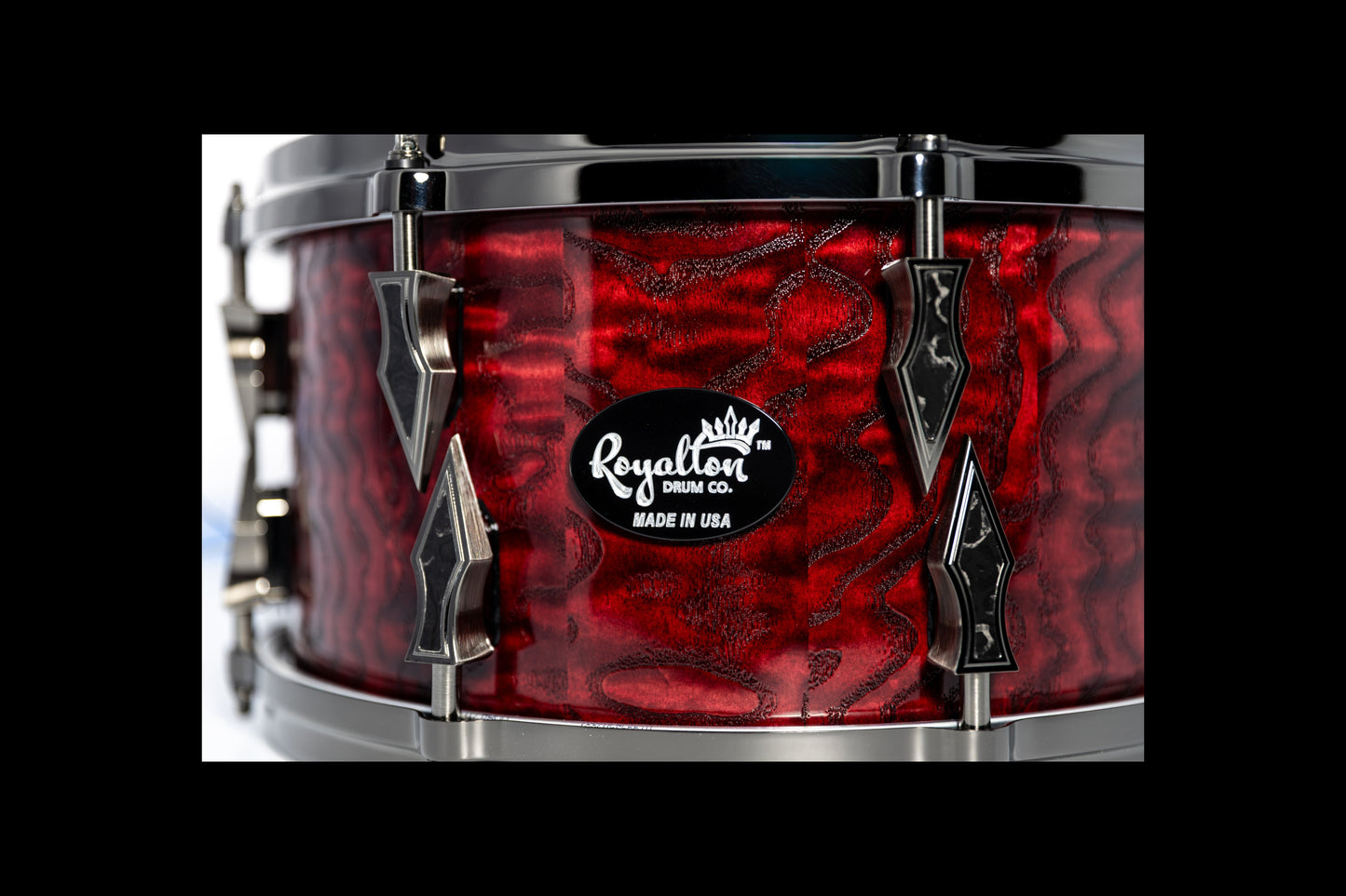 Quilted Ash 8 Lug Stave Snare Drum 7''x14'' Dyed Dark Red, High Gloss Finish with Custom Antique Brushed Black Nickel Lugs and Black Camo Carbon Fiber Inlays